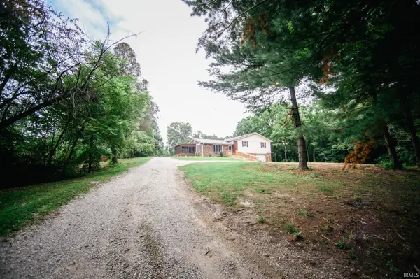 11080 N Pine Bluff RD, Bicknell, IN 47512