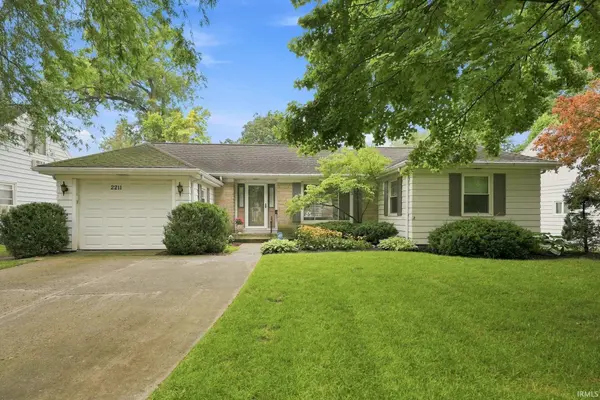 2211 Indian Village BLVD, Fort Wayne, IN 46809-1411