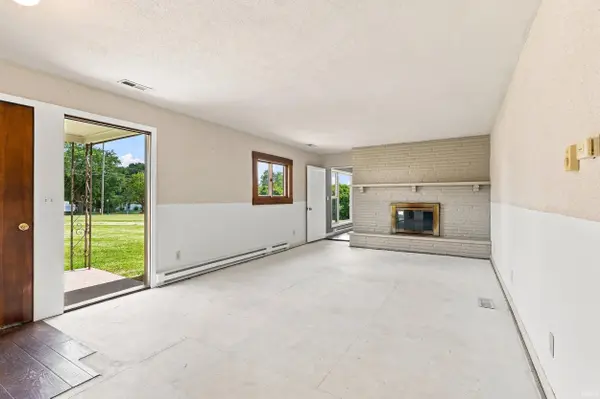 501 Drake RD, Kendallville, IN 46755