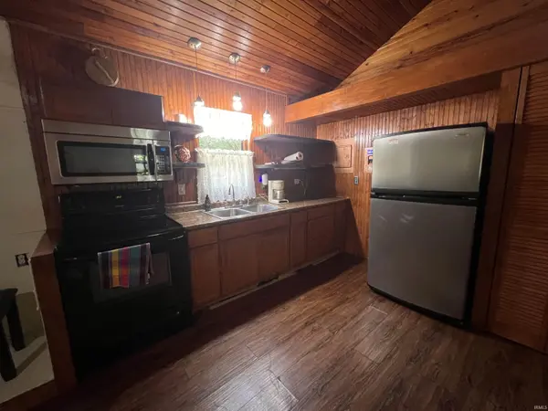 3166 N Happy Hollow RD, Birdseye, IN 47513