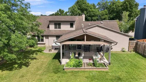 10015 Bentley Woods DR, Fort Wayne, IN 46825-1518