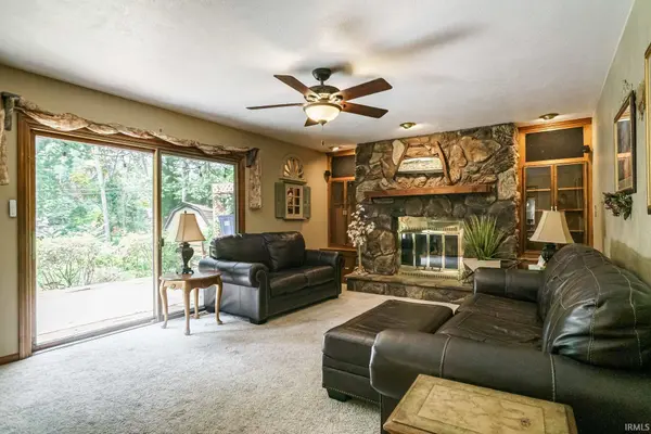 19030 Auten RD, South Bend, IN 46637-2401