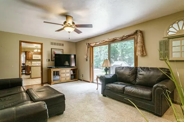 19030 Auten RD, South Bend, IN 46637-2401