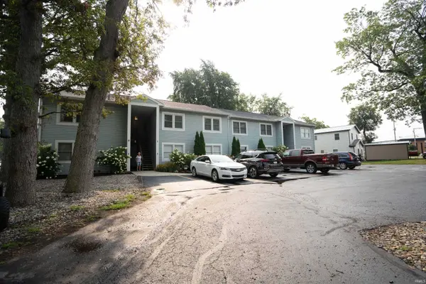 700 S Lakeside DR #4, Syracuse, IN 46567