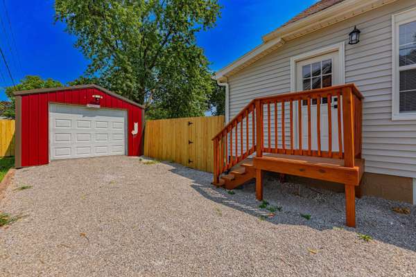 2200 Vogel RD, Evansville, IN 47711