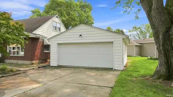 1328 N Park DR, New Haven, IN 46774-1716