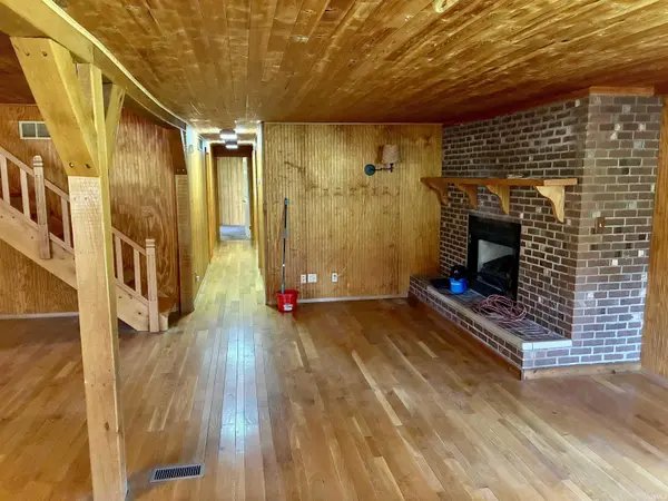 2617 E State Road 64 ***, Winslow, IN 47598