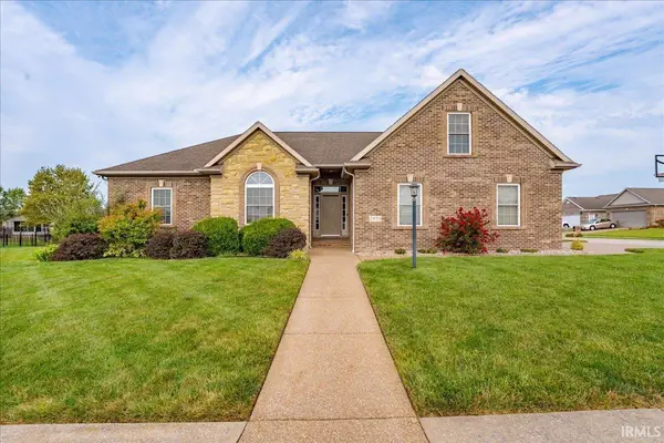 2833 Zachery CT, Newburgh, IN 47630