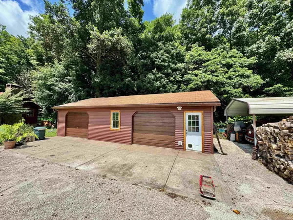 8029 E McVille RD, Solsberry, IN 47459
