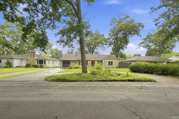 3313 River Forest DR, Fort Wayne, IN 46805-2239