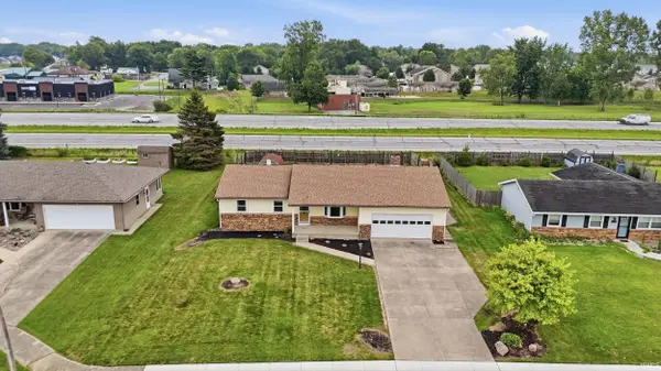 15128 Mercury LN, Huntertown, IN 46748-9702