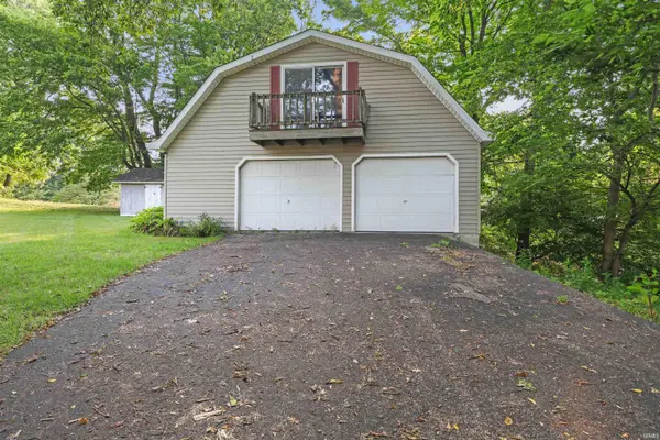 260 Cavins LN, Bloomfield, IN 47424