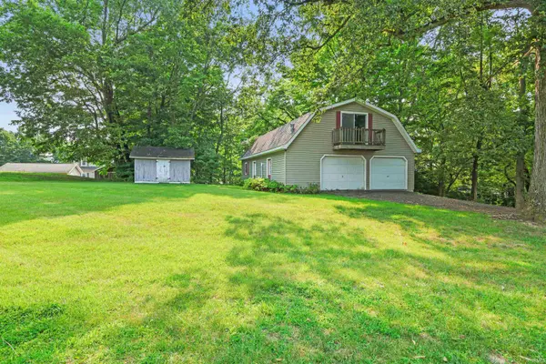 260 Cavins LN, Bloomfield, IN 47424