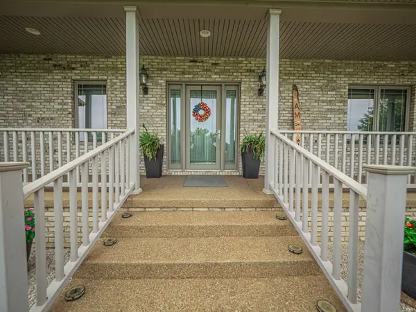599 Shady LN, Boonville, IN 47601