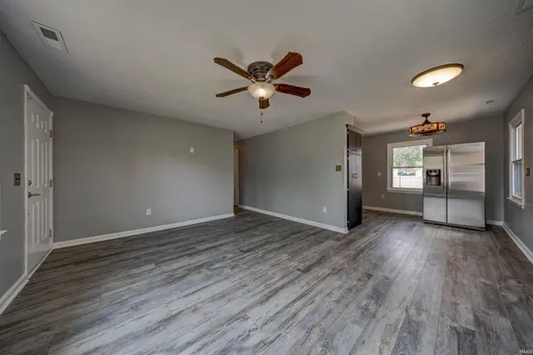 1817 Broadmoor AVE, Evansville, IN 47714