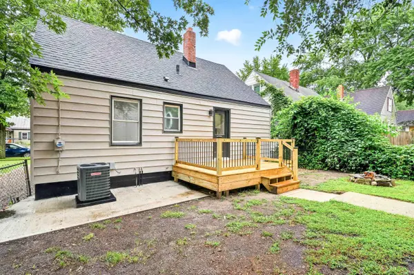 1609 N Brookfield ST, South Bend, IN 46628-3007