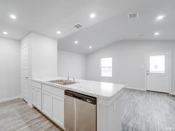 815 Linden DR, Austin, IN 47102