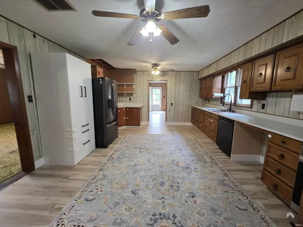 9530 S County Road 50 East ***, Galveston, IN 46932-8993