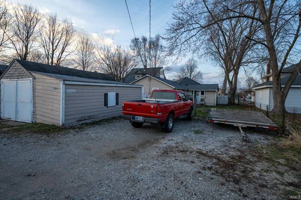 1521 E Lincolnway ***, Mishawaka, IN 46544-2919