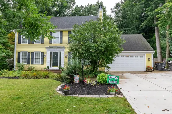 9829 Woodstream DR, Fort Wayne, IN 46804