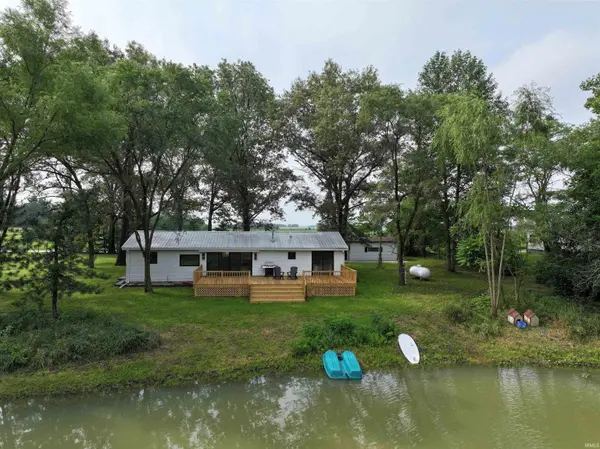 13054 W 300 North RD, Medaryville, IN 47957