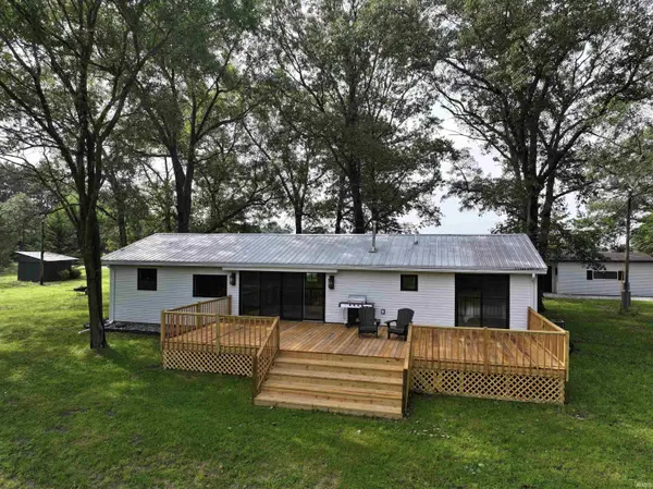 13054 W 300 North RD, Medaryville, IN 47957