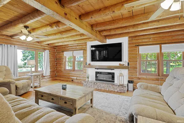 3250 Brandt RD, Wadesville, IN 47638