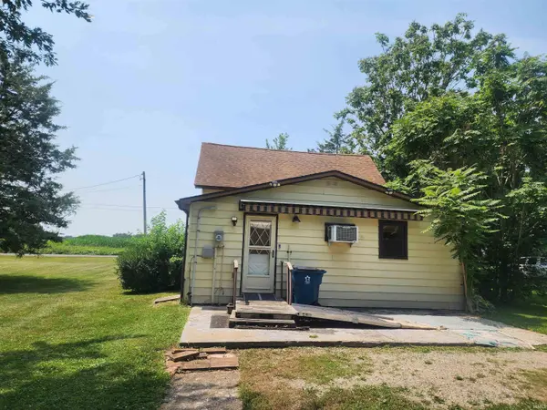 595 Winchester RD, Geneva, IN 46740