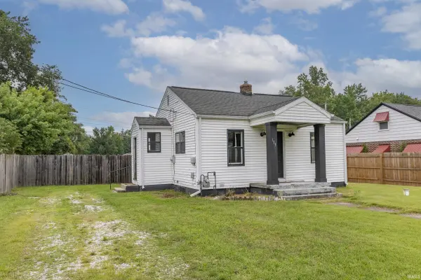 133 E Willow DR, South Bend, IN 46637
