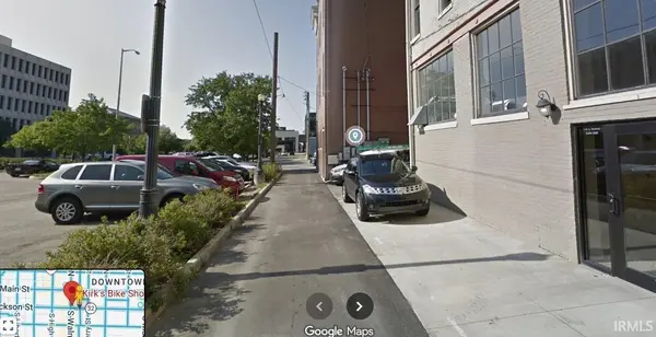 118 S Walnut ST, Muncie, IN 47305