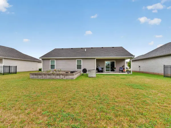 8010 Wethersfield CV, Fort Wayne, IN 46835-9142