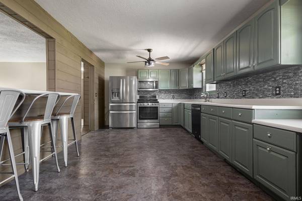 214 W Ludlow ST, Rolling Prairie, IN 46371