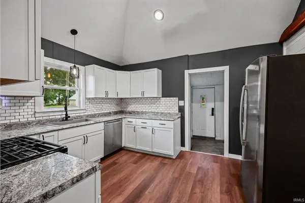 607 E Walnut ST, Chalmers, IN 47929