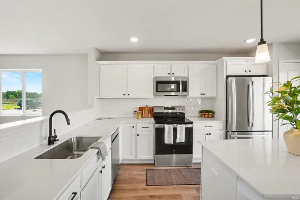 2271 Highlander DR, Warsaw, IN 46580