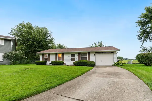 8422 Harwick CT, Fort Wayne, IN 46815-8001