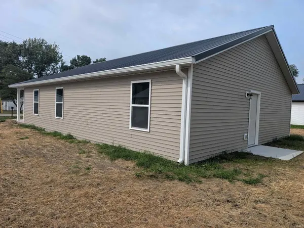 1002 Greenwood ST, Washington, IN 47501
