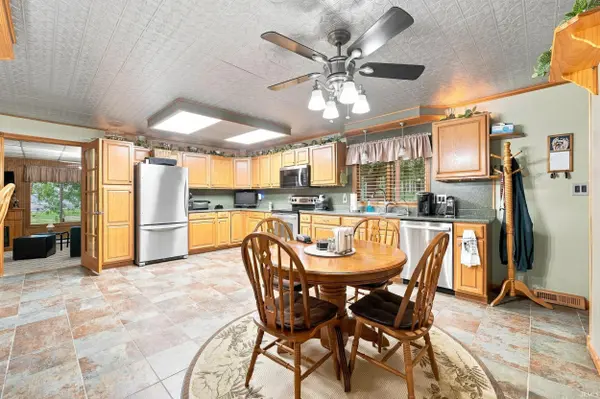 1962 N State Road 9 RD, Albion, IN 46701