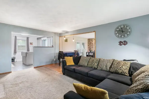19389 Kern RD, South Bend, IN 46614-5722