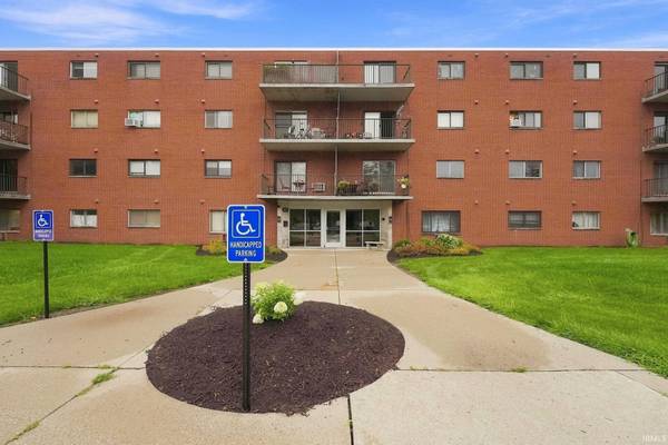 2927 Westbrook DR #B102, Fort Wayne, IN 46805