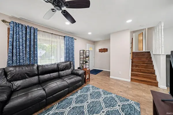 2816 Council Oak DR, South Bend, IN 46628-3434
