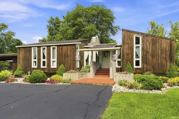1100 River RD, Bluffton, IN 46714-2825