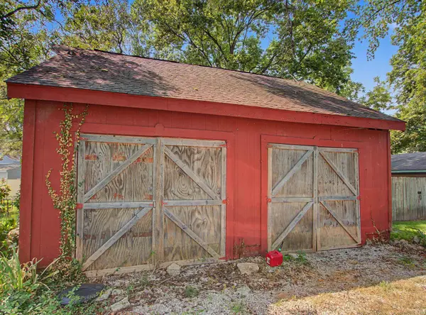 922 Granary ST, New Harmony, IN 47631