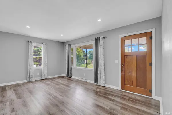 1323 S Darwin AVE, Princeton, IN 47670