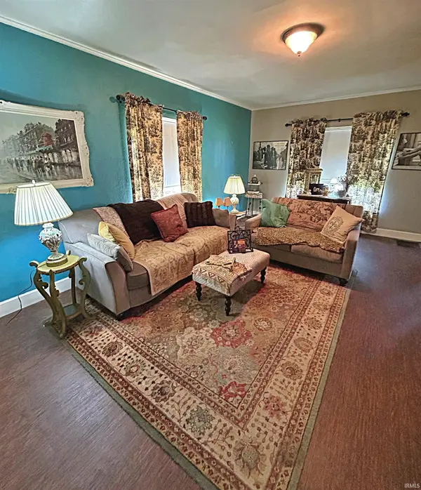 207 W Walnut ST, Washington, IN 47501
