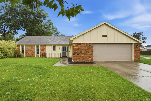 2127 Skyhawk DR, Fort Wayne, IN 46815-7758