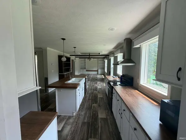 957 S Ridgecrest Lane ***, Paoli, IN 47454