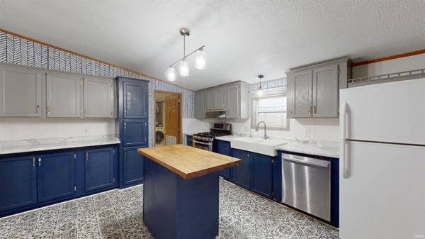 15751 N STATE ROAD 9 ***, Summitville, IN 46070