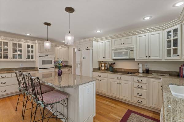 16328 Cypress CT, Granger, IN 46530-4890