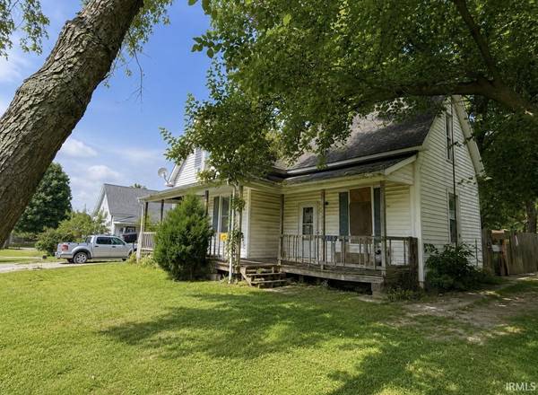 275 N Lawton ST, Jasonville, IN 47438-1112