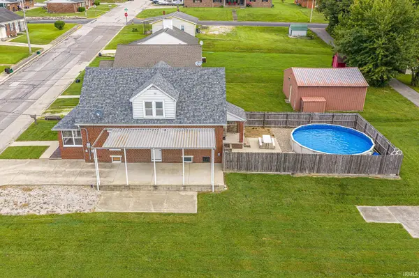 1528 Leopold ST, Jasper, IN 47546